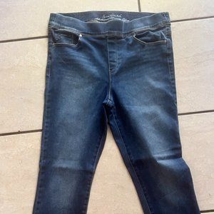 Gloria Vanderbilt All around slimming effect